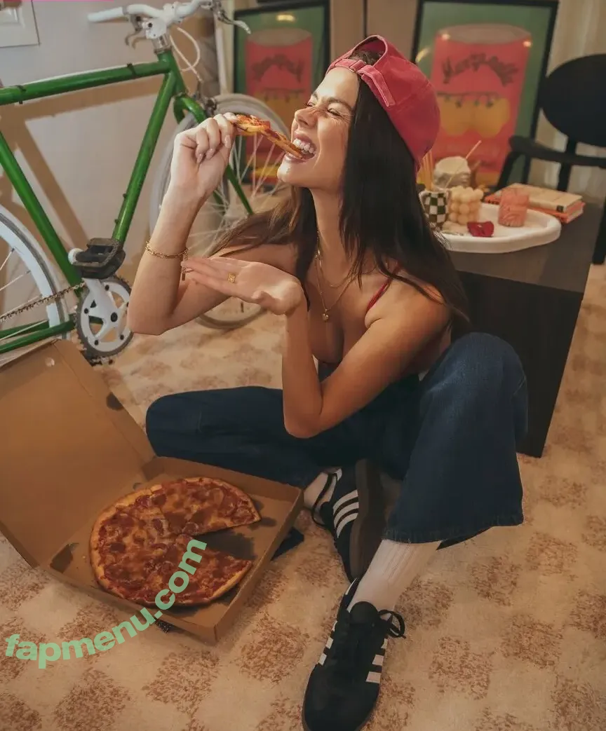 Chloe Campbell nude photo #0004 (chloecxmpbell)