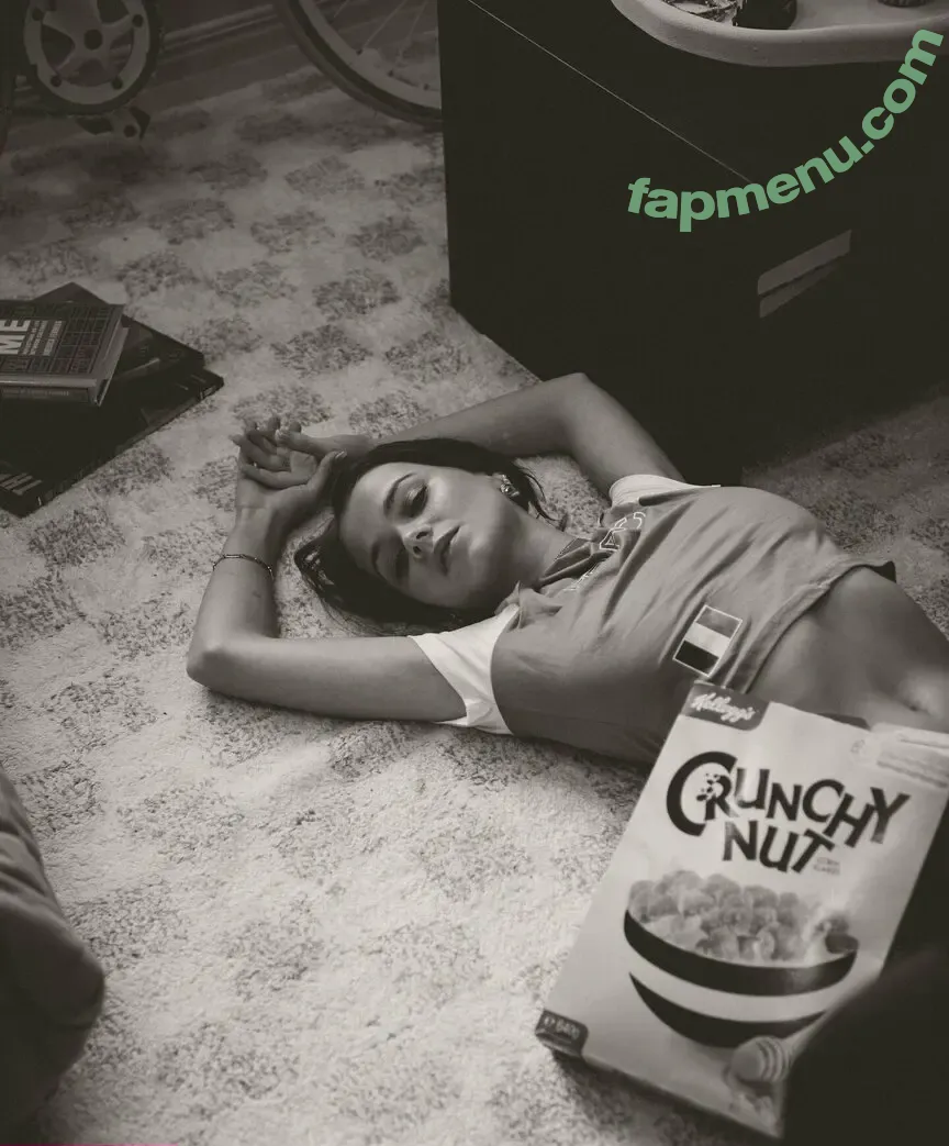 Chloe Campbell nude photo #0008 (chloecxmpbell)