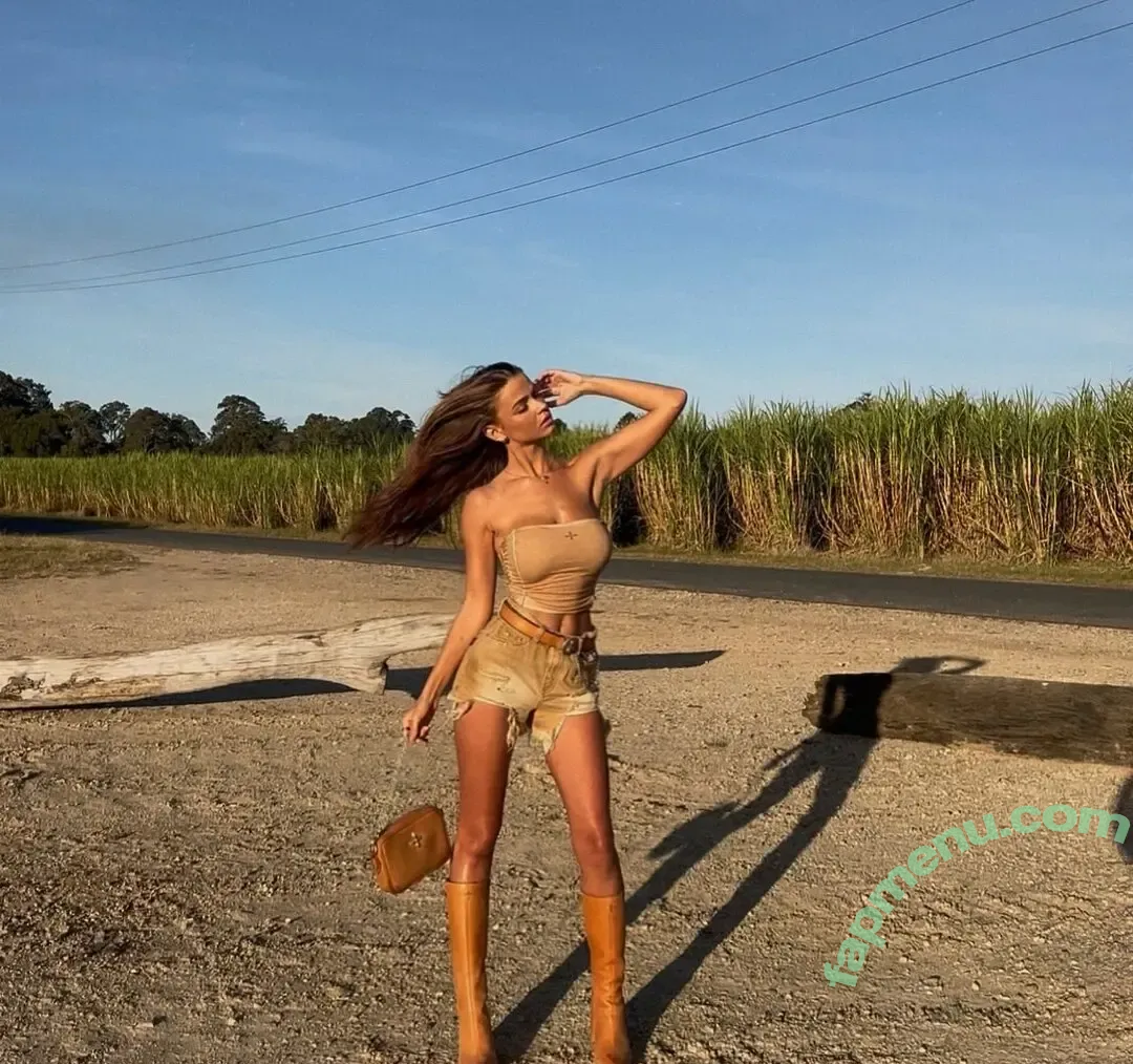 Chloe Campbell nude photo #0403 (chloecxmpbell)