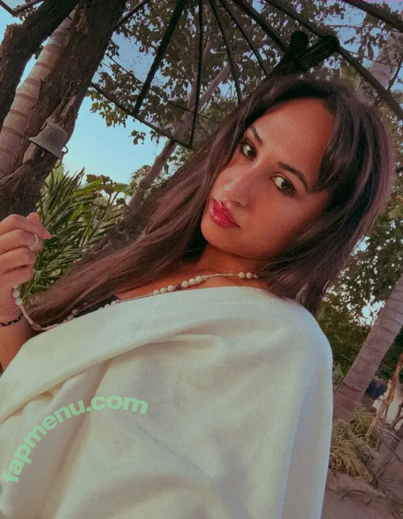 Chloe Cole nude photo #0060 (American activist / ChloeCole / callumandcole / chooocole)