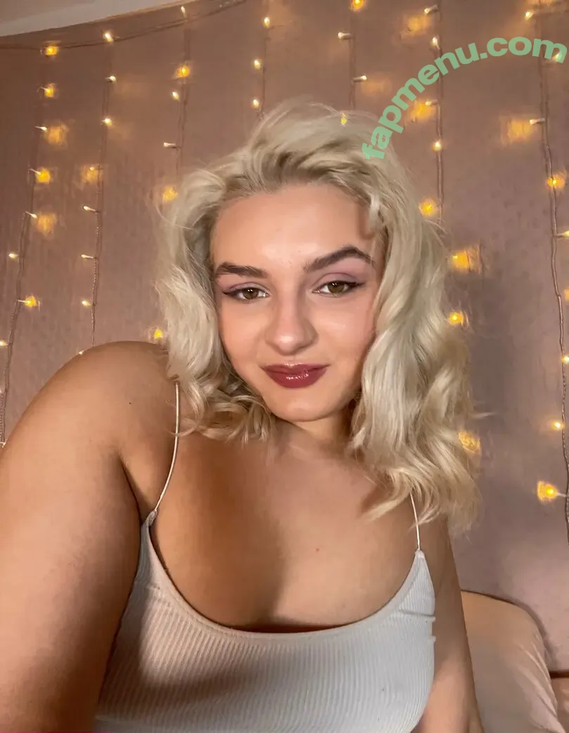 chloe.daily nude photo #0005 (chloe.daily)