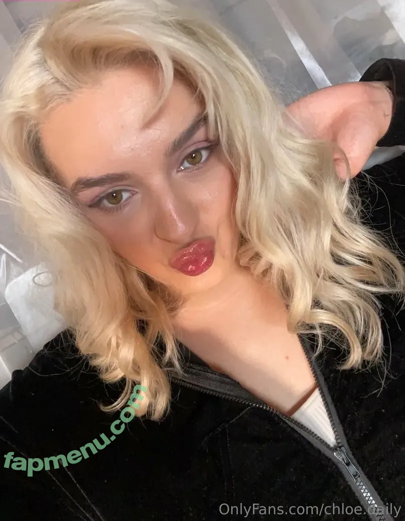 chloe.daily nude photo #0012 (chloe.daily)