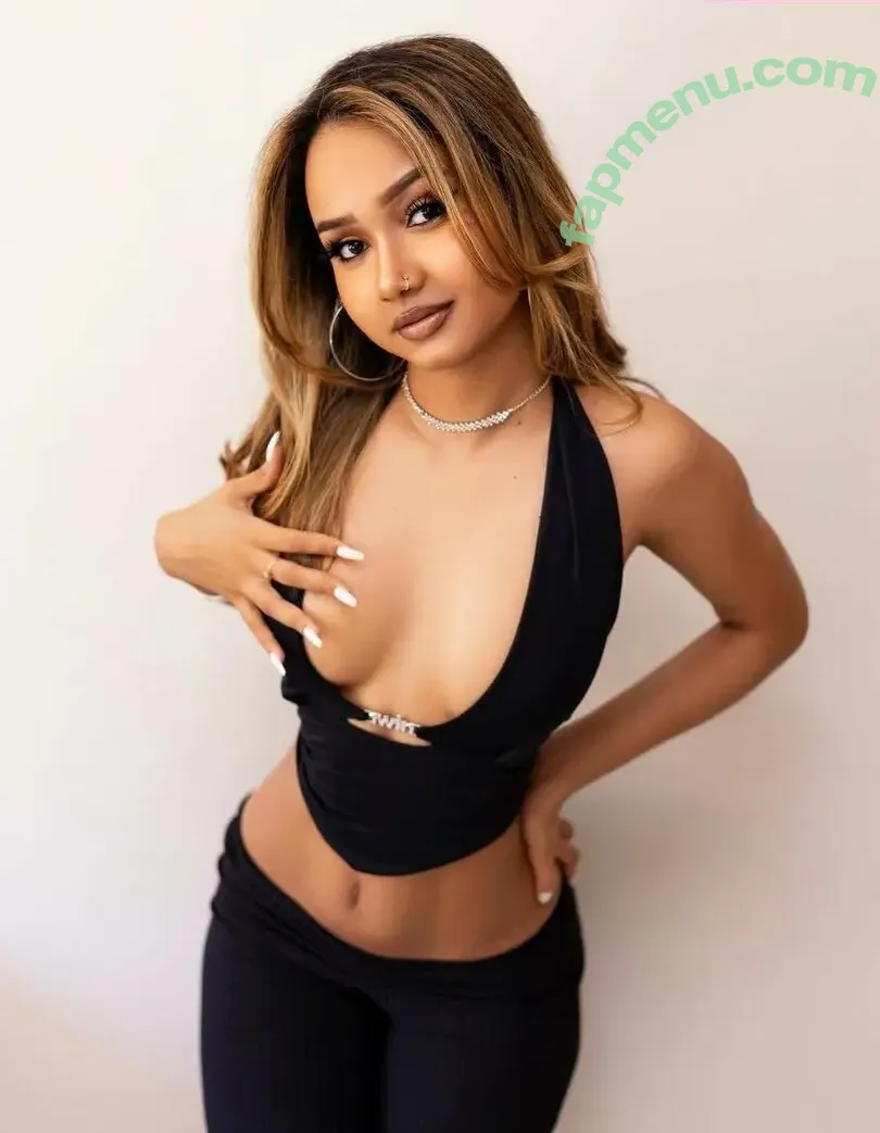 Chloe Dover nude photo #0002 (chloe_with_love / chloerosedover)