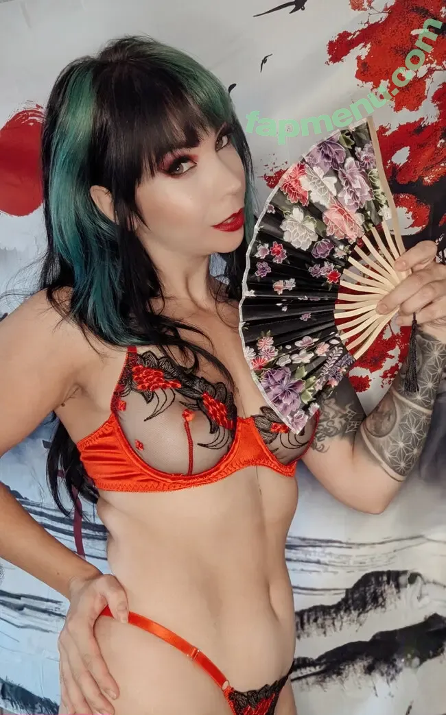 Chloe Drinkwater nude photo #0014 (AllThingsSkarlett / Skarlett Riot Singer / skarlett_sr)