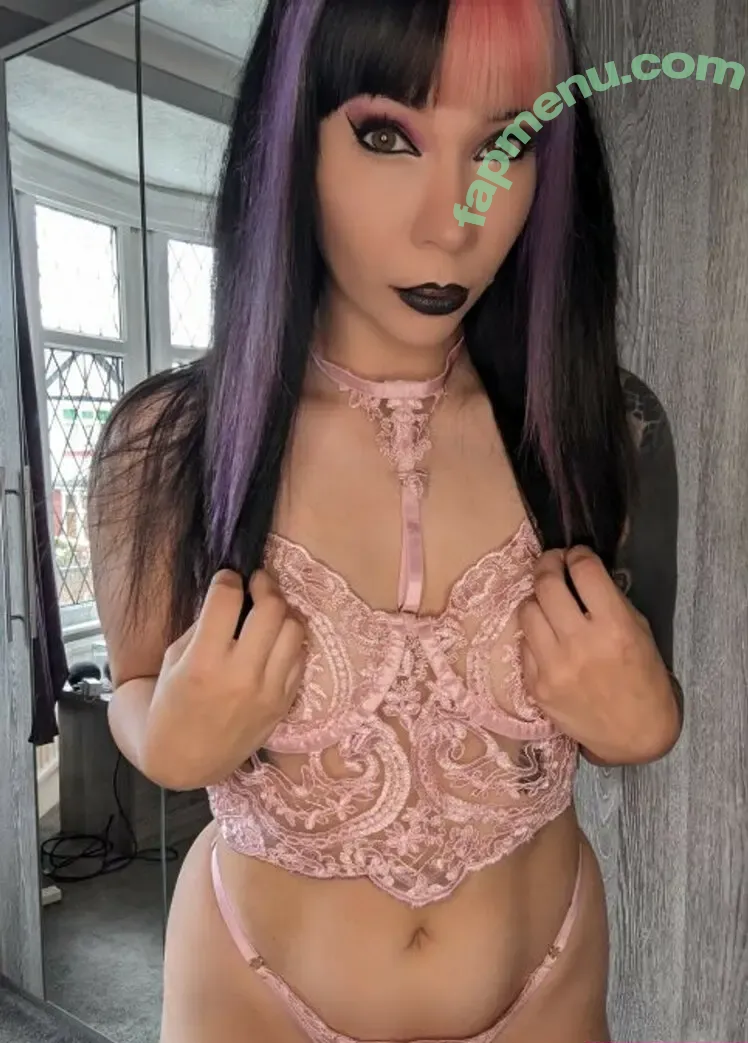 Chloe Drinkwater nude photo #0056 (AllThingsSkarlett / Skarlett Riot Singer / skarlett_sr)