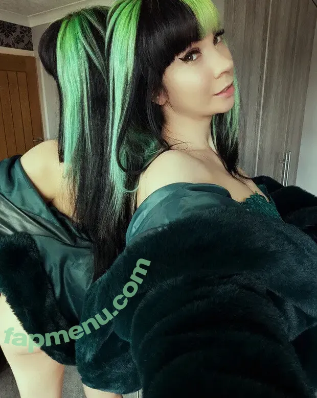 Chloe Drinkwater nude photo #0126 (AllThingsSkarlett / Skarlett Riot Singer / skarlett_sr)