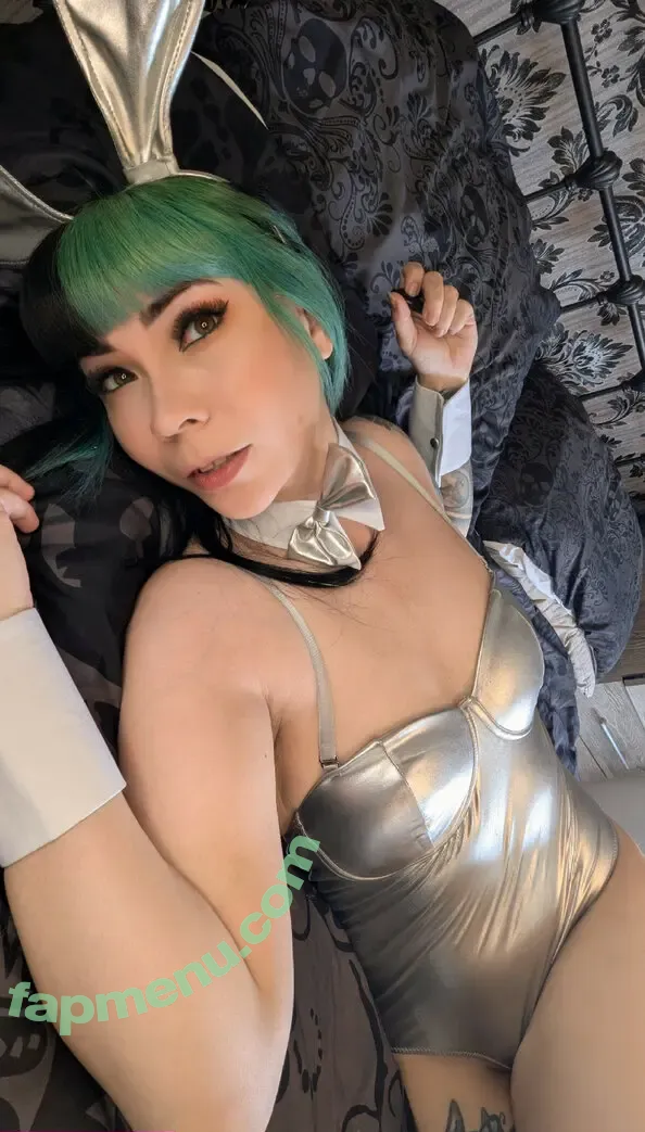 Chloe Drinkwater nude photo #0002 (AllThingsSkarlett / Skarlett Riot Singer / skarlett_sr)