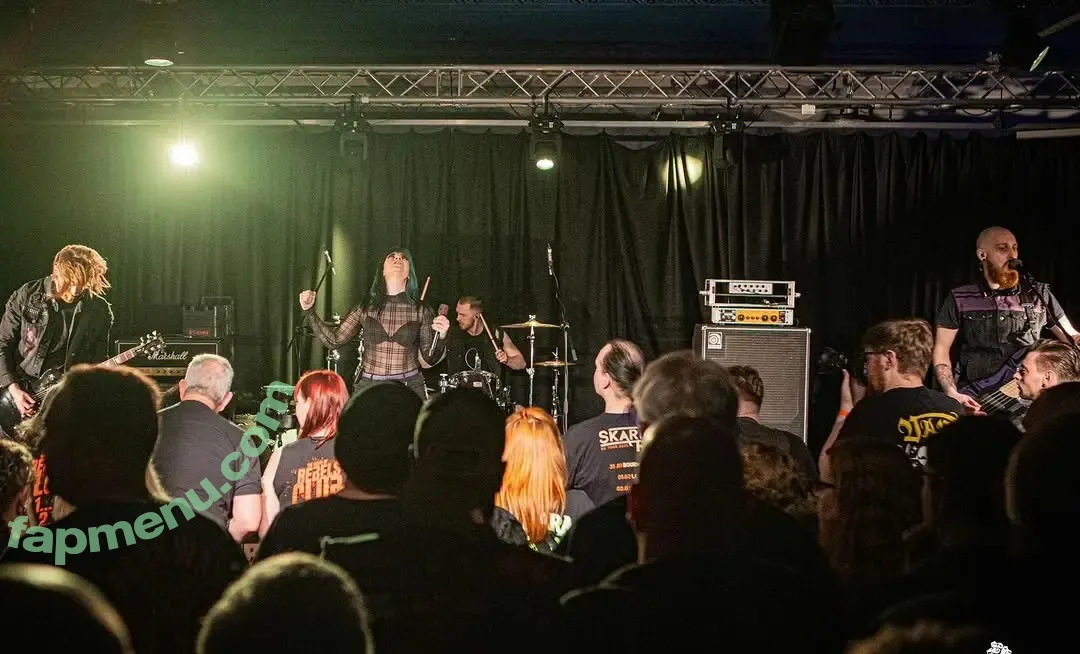 Chloe Drinkwater nude photo #0020 (AllThingsSkarlett / Skarlett Riot Singer / skarlett_sr)