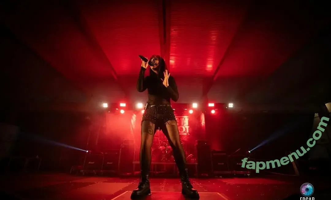 Chloe Drinkwater nude photo #0026 (AllThingsSkarlett / Skarlett Riot Singer / skarlett_sr)