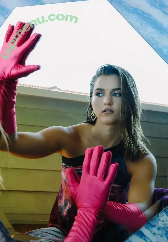 Chloe East nude photo #0322 (EastChloe / chloeeast)