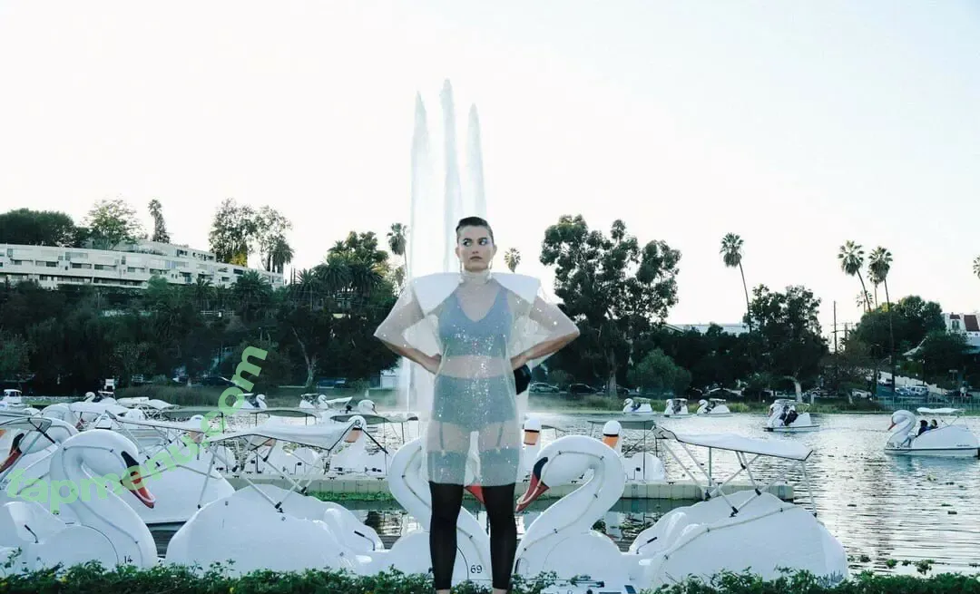 Chloe East nude photo #0326 (EastChloe / chloeeast)