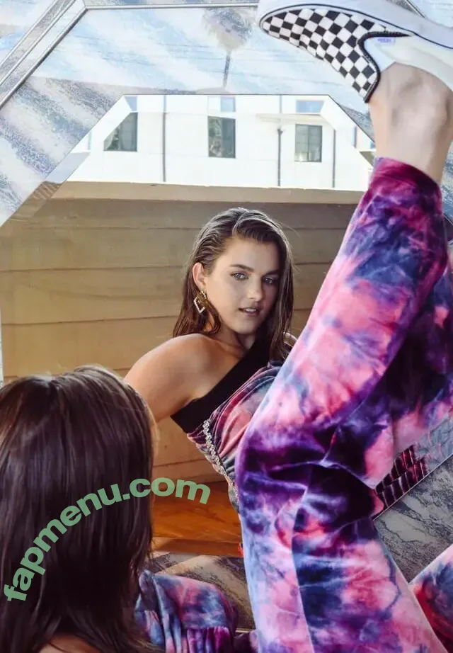 Chloe East nude photo #0328 (EastChloe / chloeeast)