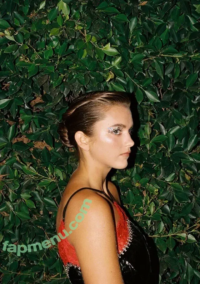 Chloe East nude photo #0329 (EastChloe / chloeeast)