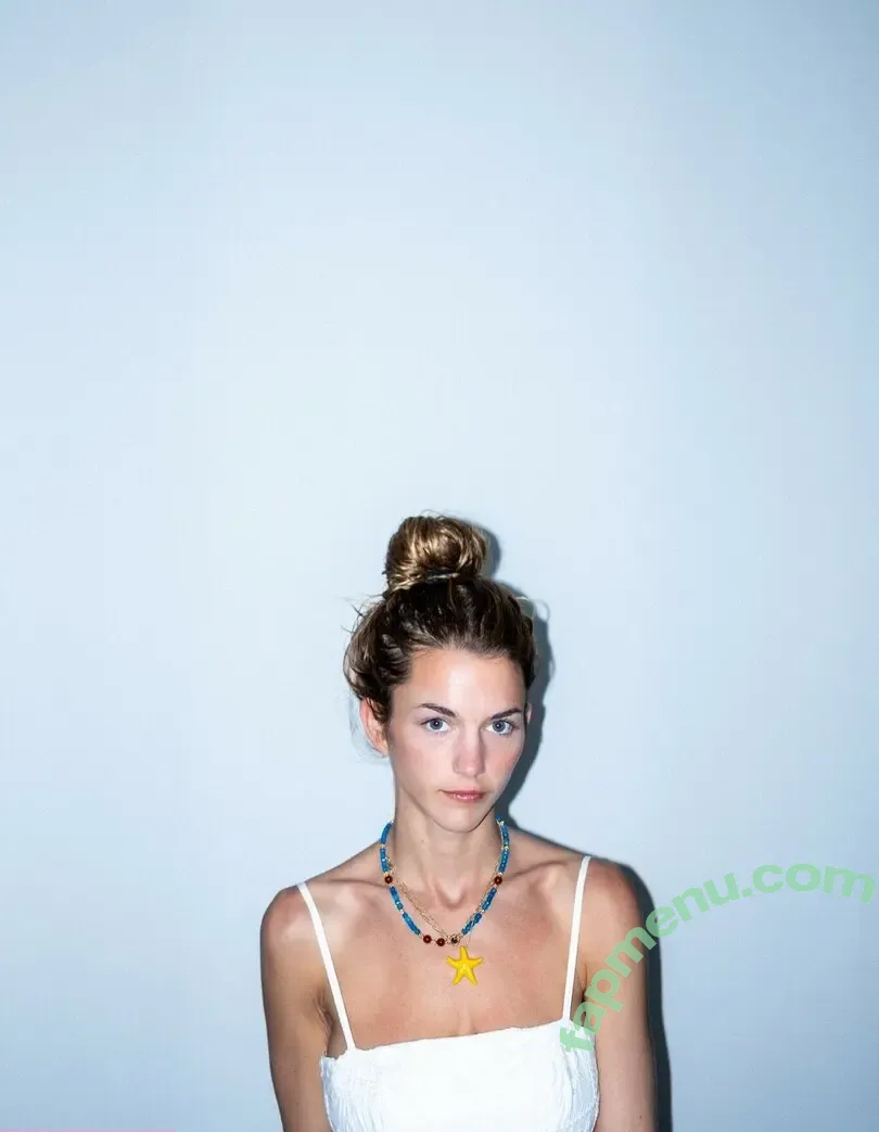 Chloe East nude photo #0349 (EastChloe / chloeeast)