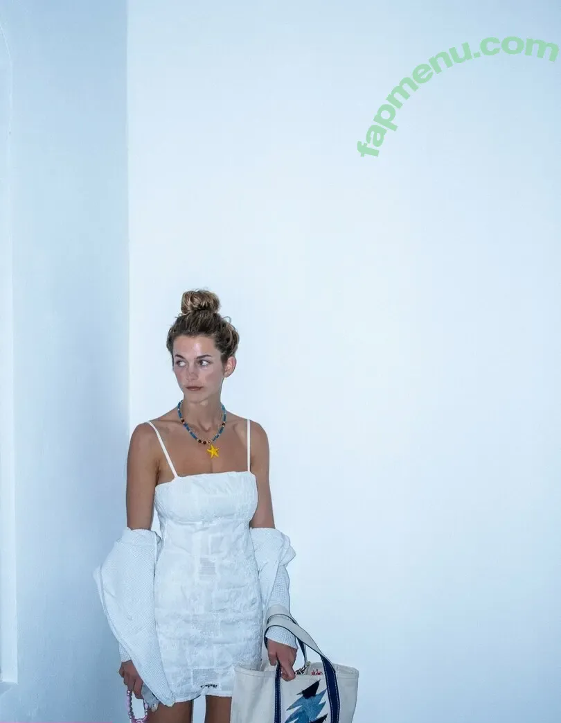 Chloe East nude photo #0350 (EastChloe / chloeeast)