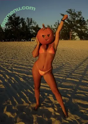 Chloe Evans / Ch1oe.Evans nude photo #0027