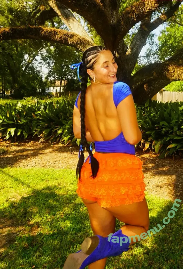 Chloe Evans nude photo #0009 (Ch1oe.Evans)