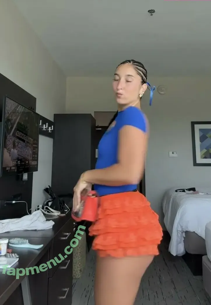 Chloe Evans nude photo #0011 (Ch1oe.Evans)