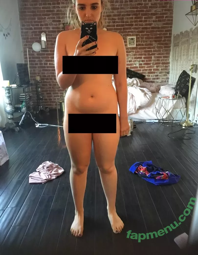Chloe Fineman nude photo #0004 (chloeiscrazy)