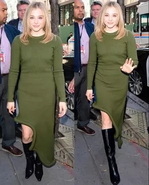 Chloe Grace Moretz / ChloeGMoretz nude photo #0294