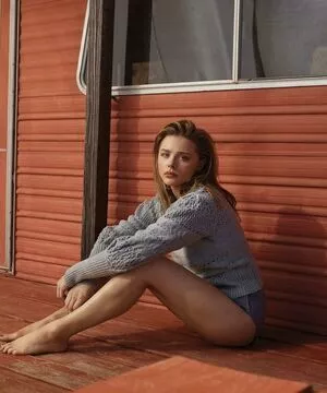 Chloe Grace Moretz / ChloeGMoretz nude photo #0311