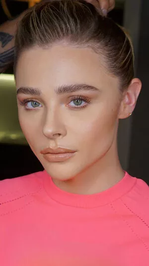 Chloe Grace Moretz / ChloeGMoretz nude photo #0320