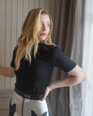 Chloe Grace Moretz / ChloeGMoretz nude photo #0334