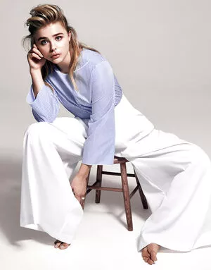 Chloe Grace Moretz / ChloeGMoretz nude photo #0358