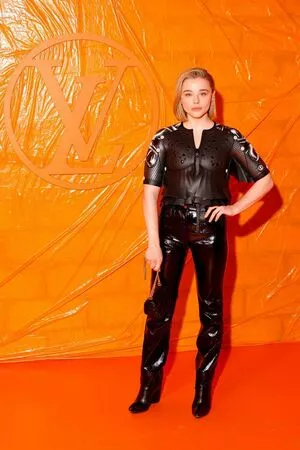 Chloe Grace Moretz / ChloeGMoretz nude photo #0397