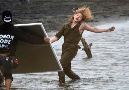 Chloe Grace Moretz / ChloeGMoretz nude photo #0403