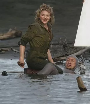 Chloe Grace Moretz / ChloeGMoretz nude photo #0405