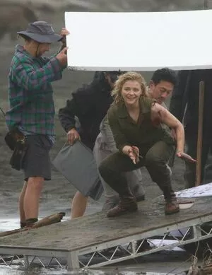 Chloe Grace Moretz / ChloeGMoretz nude photo #0409