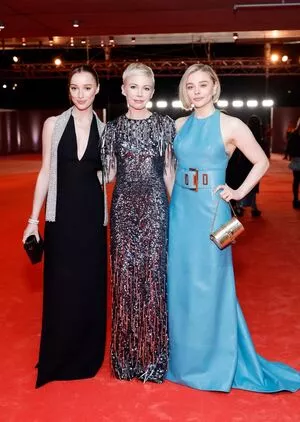 Chloe Grace Moretz / ChloeGMoretz nude photo #0442