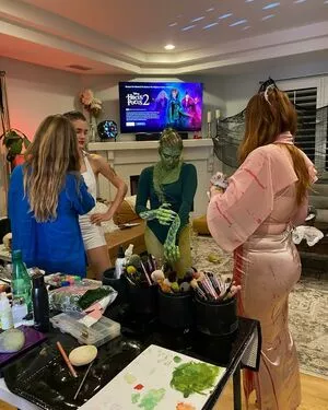 Chloe Grace Moretz / ChloeGMoretz nude photo #0451