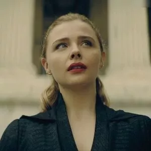 Chloe Grace Moretz / ChloeGMoretz nude photo #0577