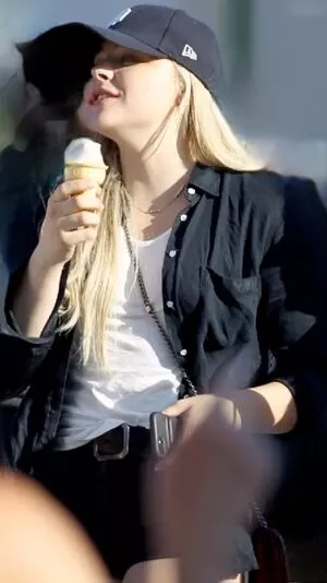 Chloe Grace Moretz / ChloeGMoretz nude photo #0578