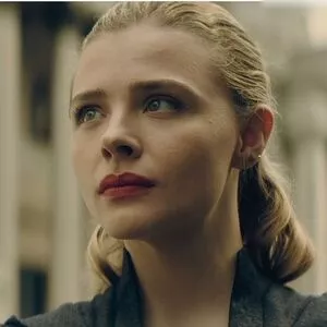 Chloe Grace Moretz / ChloeGMoretz nude photo #0581