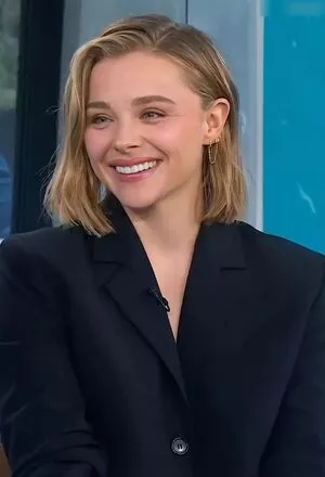 Chloe Grace Moretz / ChloeGMoretz nude photo #0583