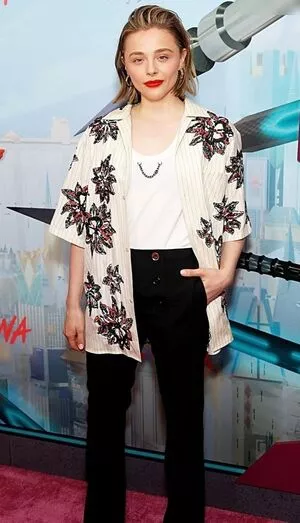 Chloe Grace Moretz / ChloeGMoretz nude photo #0586