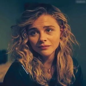 Chloe Grace Moretz / ChloeGMoretz nude photo #0593