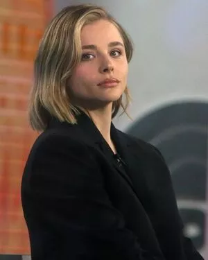 Chloe Grace Moretz / ChloeGMoretz nude photo #0603