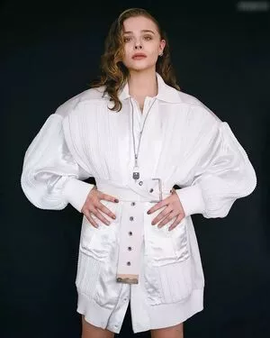 Chloe Grace Moretz / ChloeGMoretz nude photo #0609