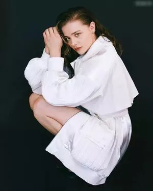 Chloe Grace Moretz / ChloeGMoretz nude photo #0611