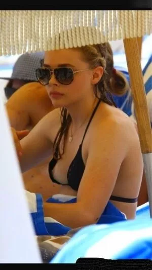 Chloe Grace Moretz / ChloeGMoretz nude photo #0615