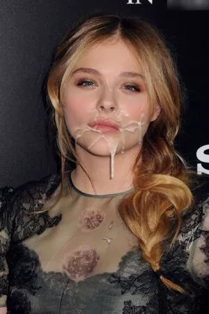 Chloe Grace Moretz / ChloeGMoretz nude photo #0887