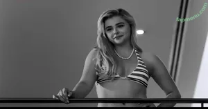 Chloe Grace Moretz / ChloeGMoretz nude photo #0952
