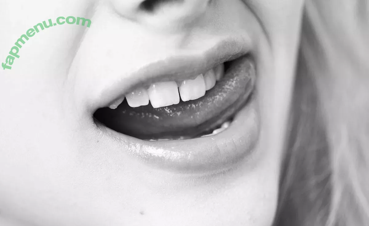 Chloe Grace Moretz nude photo #0010 (ChloeGMoretz)