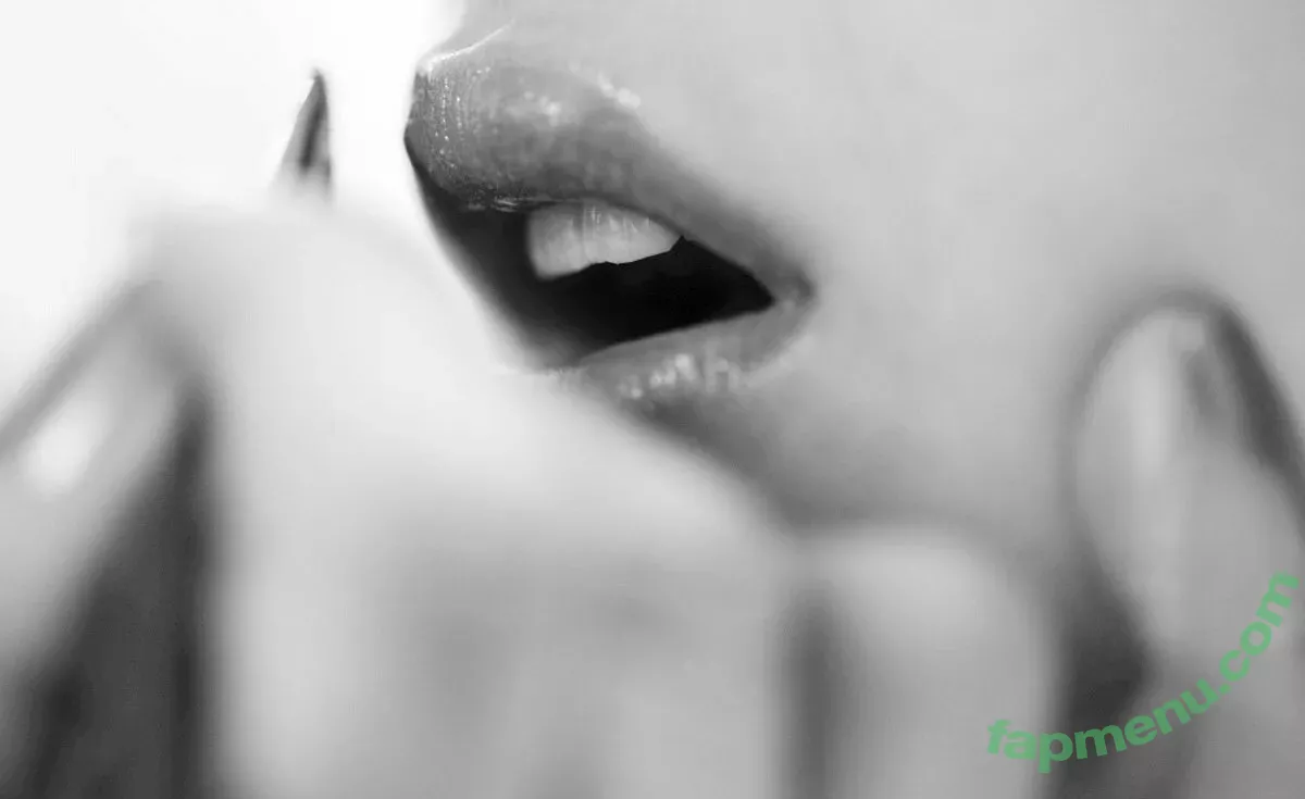 Chloe Grace Moretz nude photo #0011 (ChloeGMoretz)