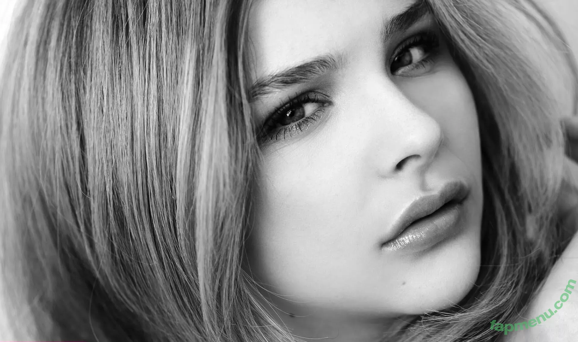 Chloe Grace Moretz nude photo #0069 (ChloeGMoretz)