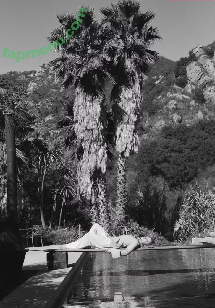 Chloe Grace Moretz nude photo #0331 (ChloeGMoretz)